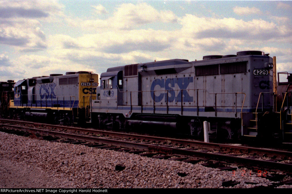 CSX 4284 & 4229